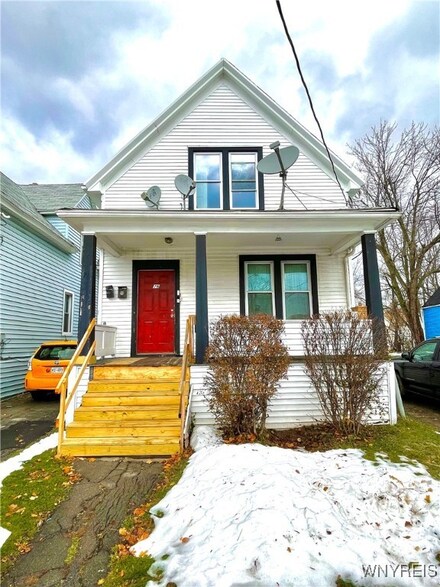 76 Schreck Ave, Buffalo, NY 14215