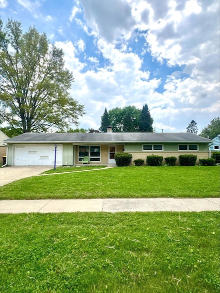 4103 Crestview Dr, Rockford, IL 61107