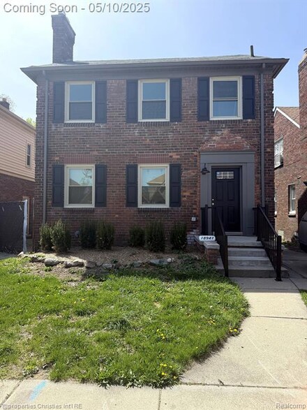 18941 Santa Rosa Dr, Detroit, MI 48221