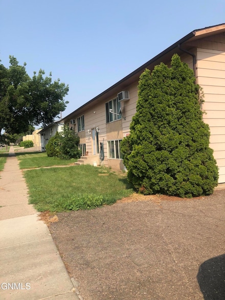 2110 E Divide Ave, Bismarck, ND 58501
