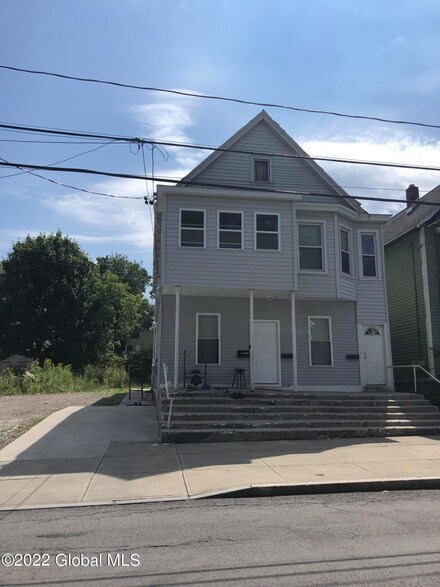 1576 Foster Ave, Schenectady, NY 12308