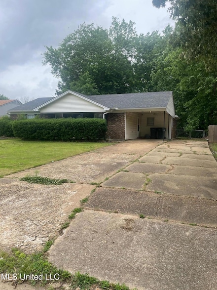 754 Valley Springs Dr, Southaven, MS 38671