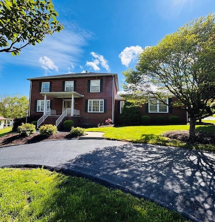 655 Robin St, Bluefield, VA 24605
