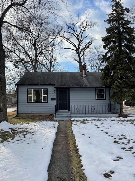4314 Smith St, Fort Wayne, IN 46806