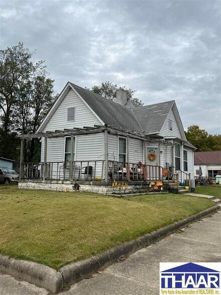 1002 N 14th St, Terre Haute, IN 47807