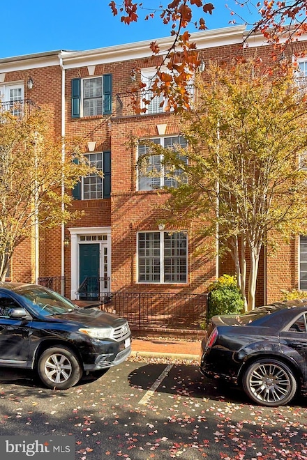 743 Vestal St, Woodbridge, VA 22191