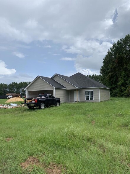 121 Quail Run Rd, Nicholls, GA 31554