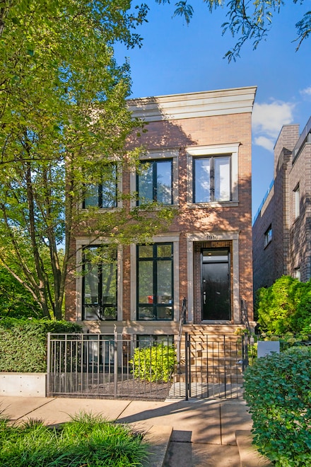 1916 N Honore St, Chicago, IL 60622