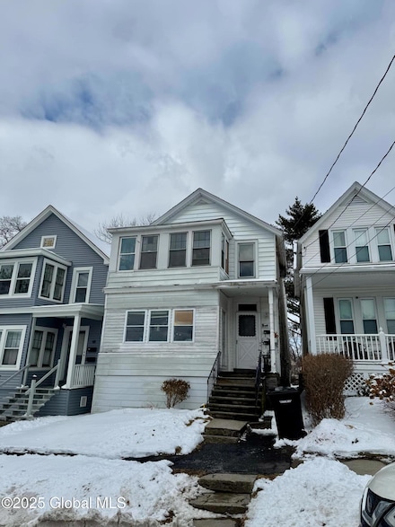 16 Parkview Ct, Troy, NY 12180