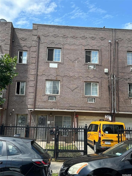 95-08 118th St, Jamaica, NY 11419