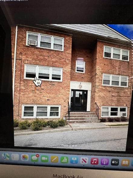 464 N Corona Ave Unit C 9, Valley Stream, NY 11580
