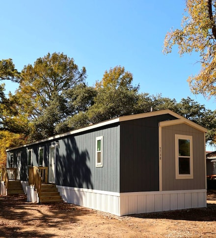 5738 Ensign Dr W, Fort Worth, TX 76119