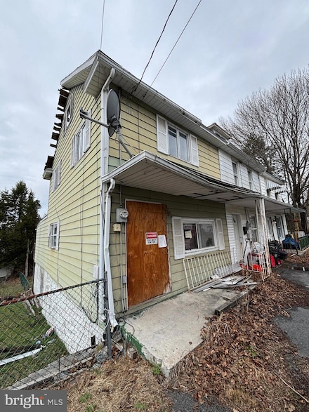 6 Walnut St, Middleport, PA 17953