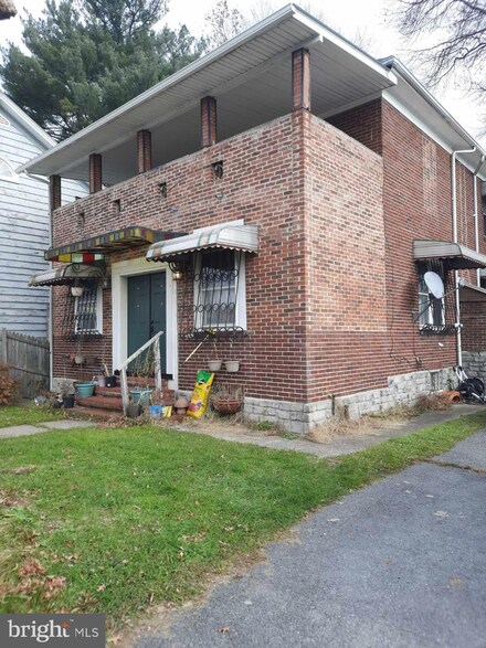 446 N Front St, Sunbury, PA 17801