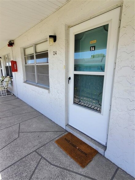5257 81st Ln N Unit 24, Saint Petersburg, FL 33709