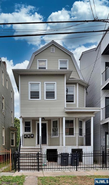 60 S 12th St, Newark, NJ 07107