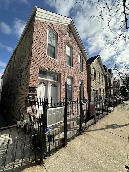 2050 W Cullerton St, Chicago, IL 60608