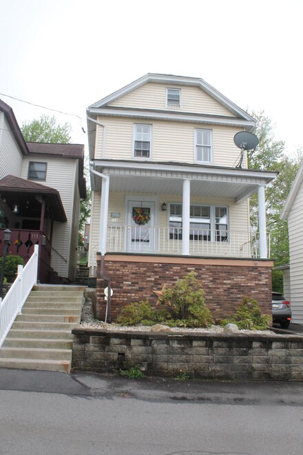 109 E Breaker St, Olyphant, PA 18447