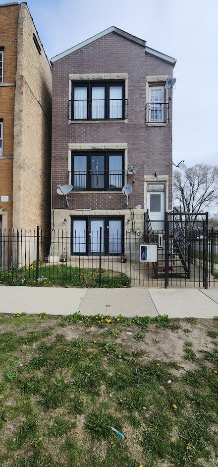 3100 W Polk St Unit 1, Chicago, IL 60612