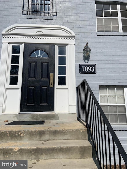7093 Spring Garden Dr Unit 202, Springfield, VA 22150