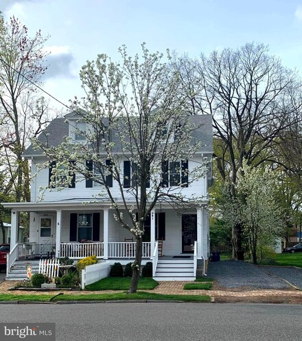 241 W 2nd St, Moorestown, NJ 08057