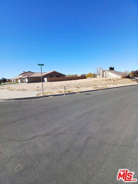 14020 Topmast Dr, Helendale, CA 92342