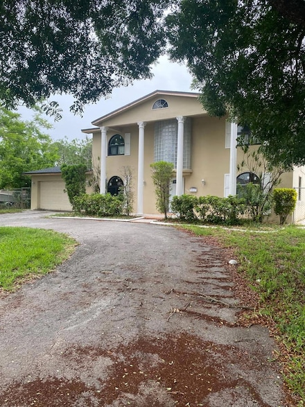 1100 NW 203rd St, Miami, FL 33169
