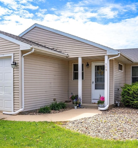 509 Clyde St, West Concord, MN 55985