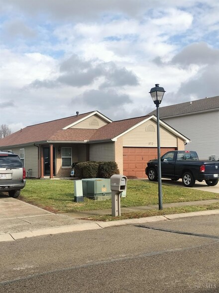 372 Elk Creek Dr, Trenton, OH 45067