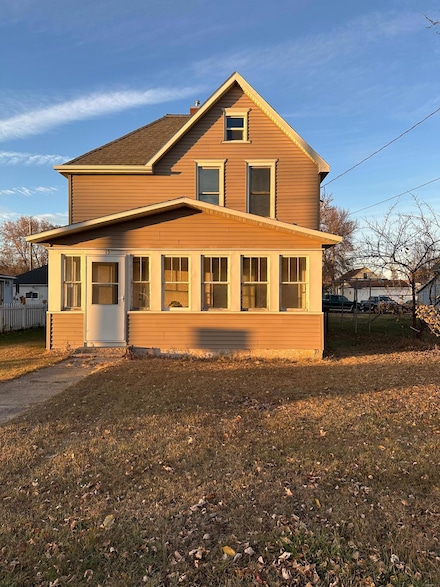 15 First Ave SE, Melrose, MN 56352