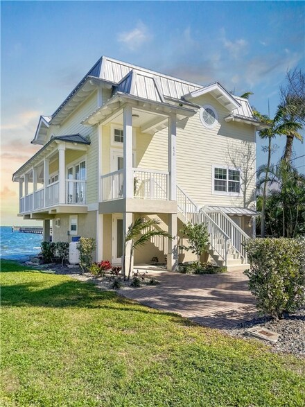 850 Indian River Dr, Sebastian, FL 32958