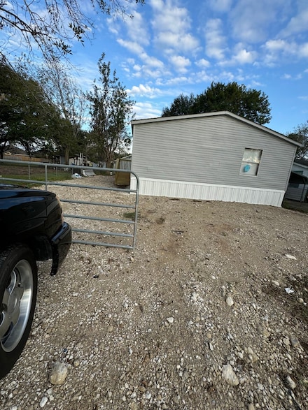 1610 Texas St, Alvin, TX 77511