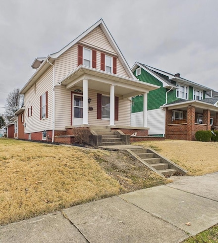 1502 5th St, Moundsville, WV 26041