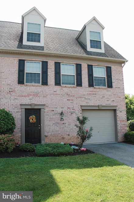 29 Brook Side Dr, Carlisle, PA 17013