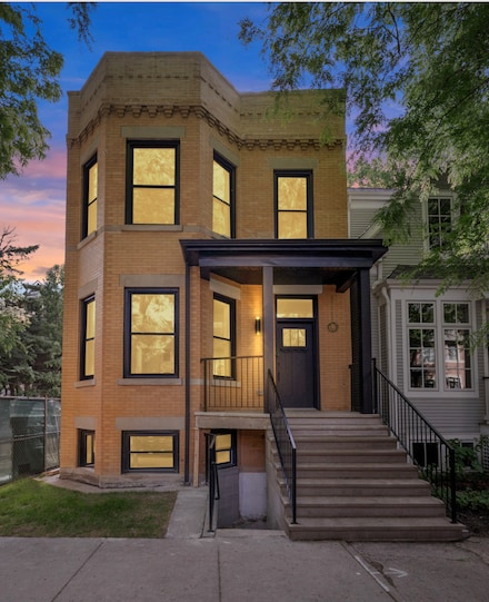 3922 N Paulina St, Chicago, IL 60613
