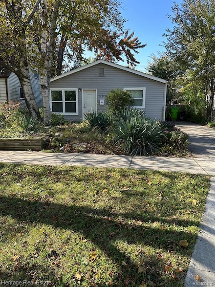 27399 Brettonwoods St, Madison Heights, MI 48071