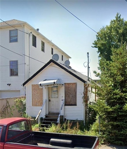 16 Mapleton Ave, Staten Island, NY 10306