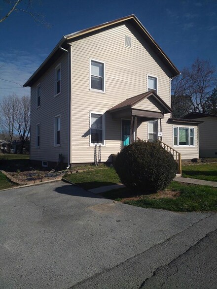 104 Valley View St, Princeton, WV 24740