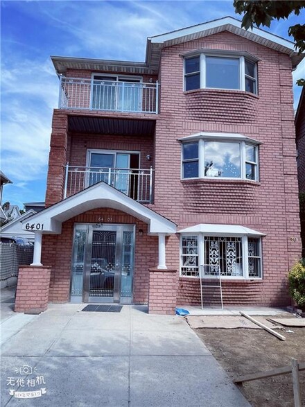 6401 155th St, Flushing, NY 11367