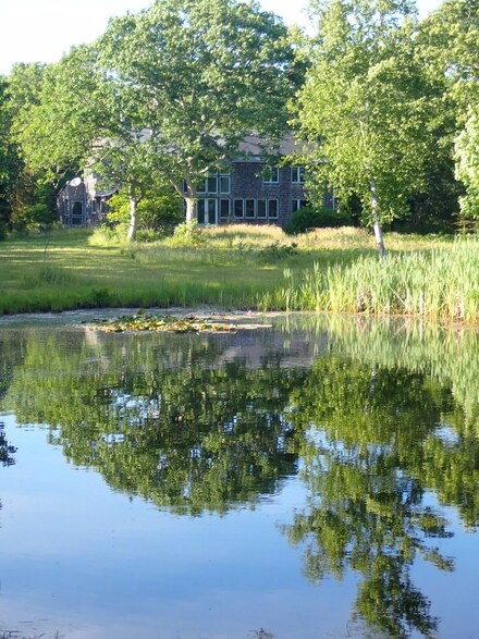 27 Oyster Ln, Chilmark, MA 02535