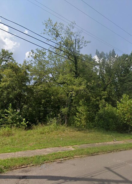 610 N Brewer St, Paris, TN 38242