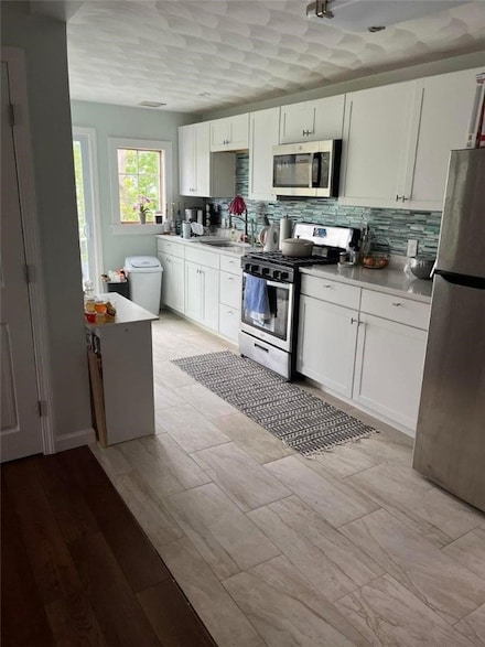 55 Court St, Bristol, RI 02809