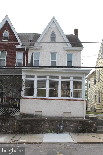 424 West St, Pottstown, PA 19464