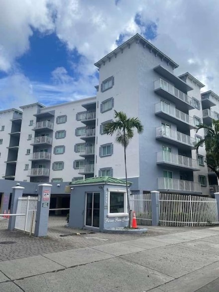 2415 NW 16th Street Rd Unit 407-1, Miami, FL 33125