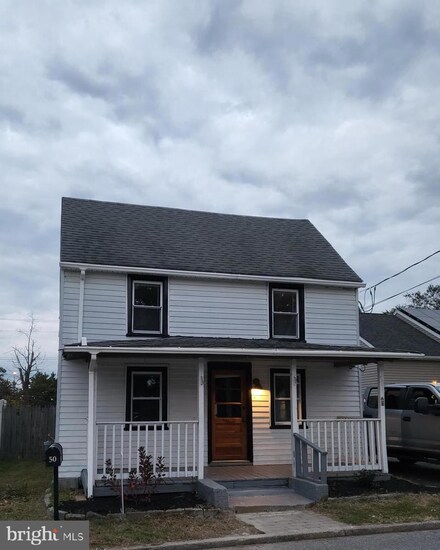 50 Mechanic St, Bridgeport, NJ 08014