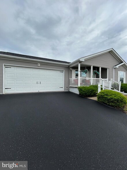 76 Westin Rd, Douglassville, PA 19518