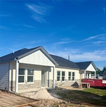 8001 Buchanan St, Houston, TX 77029
