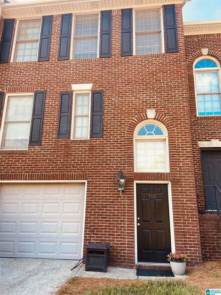 110 Meadow Croft Cir, Birmingham, AL 35242