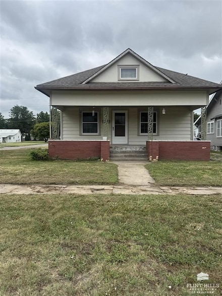 432 E 8th St, Concordia, KS 66901