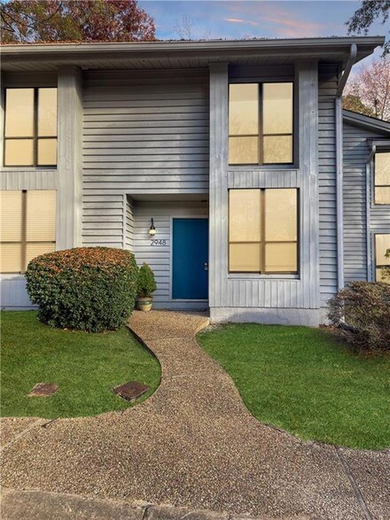 2948 Woodbridge Crossing Dr, Midlothian, VA 23112